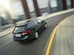 Toyota Avensis SW 2011 года
